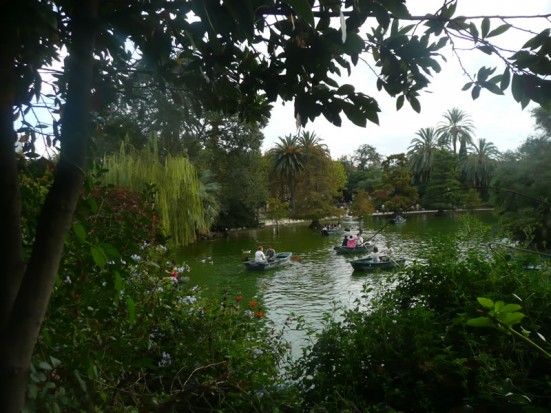 photo of the boating lake at Parc de la Ciutadella
